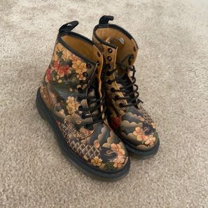 Dr. Martens coy fish floral boots! NEVER WORN!